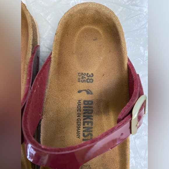 Birkenstock Gizeh Sandals. - Picture 2 of 9